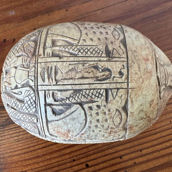 Vintage Egyptian Hand Carved Stone Scarab Beetle Hieroglyphics Paper Weight - Picture 3 of 11